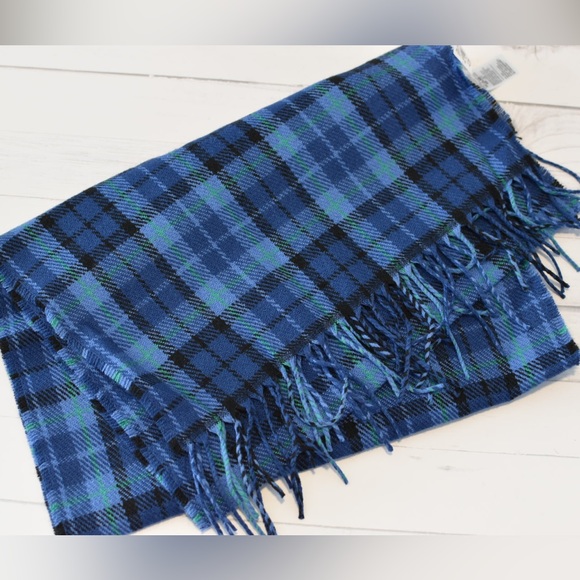 SCARF, OLD NAVY, BLUE PLAID, VERY SOFT , LONG, FRINGE, NWT, 12X71, BEAUTIFUL! - Picture 1 of 4